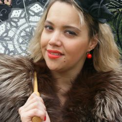 Sortie Pin Up